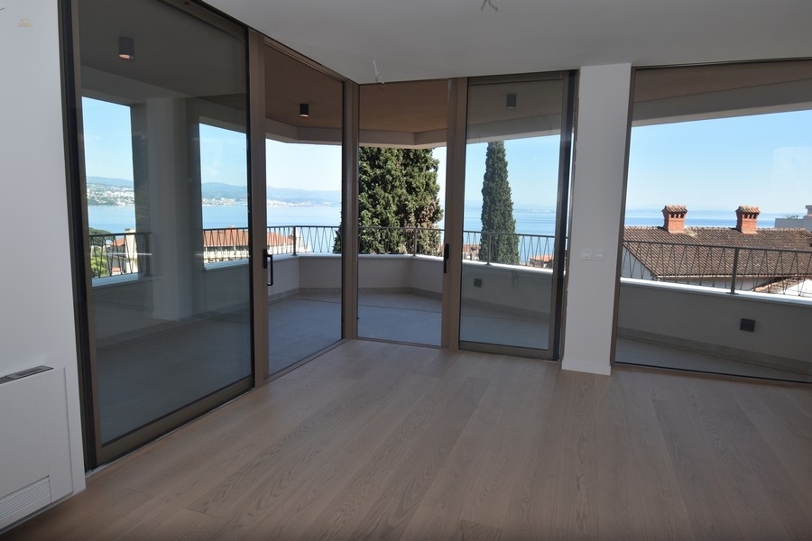 Thumbnail von Luxuriöses Penthouse mit Swimmingpool auf der Dachterrasse und Panorama-Meerblick