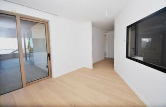 Thumbnail von Luksusowy penthouse z basenem na dachu i panoramicznym widokiem na morze