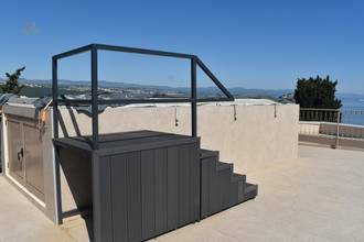 Thumbnail von Luksusowy penthouse z basenem na dachu i panoramicznym widokiem na morze