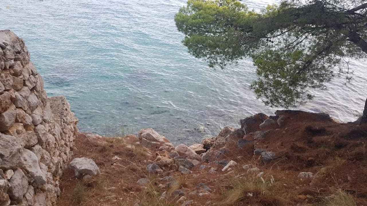 Grundstück direkt am Meer, Starigrad Paklenica