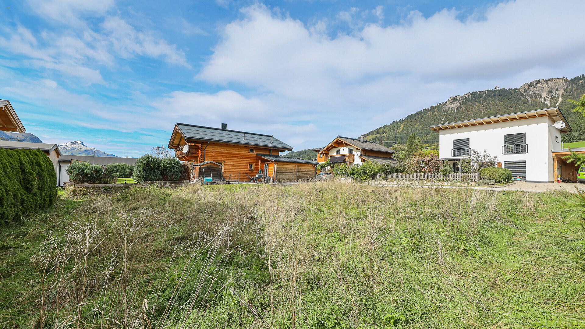 Thumbnail von Grundstück mit Baugenehmigung für Doppel- oder Mehrfamilienhaus