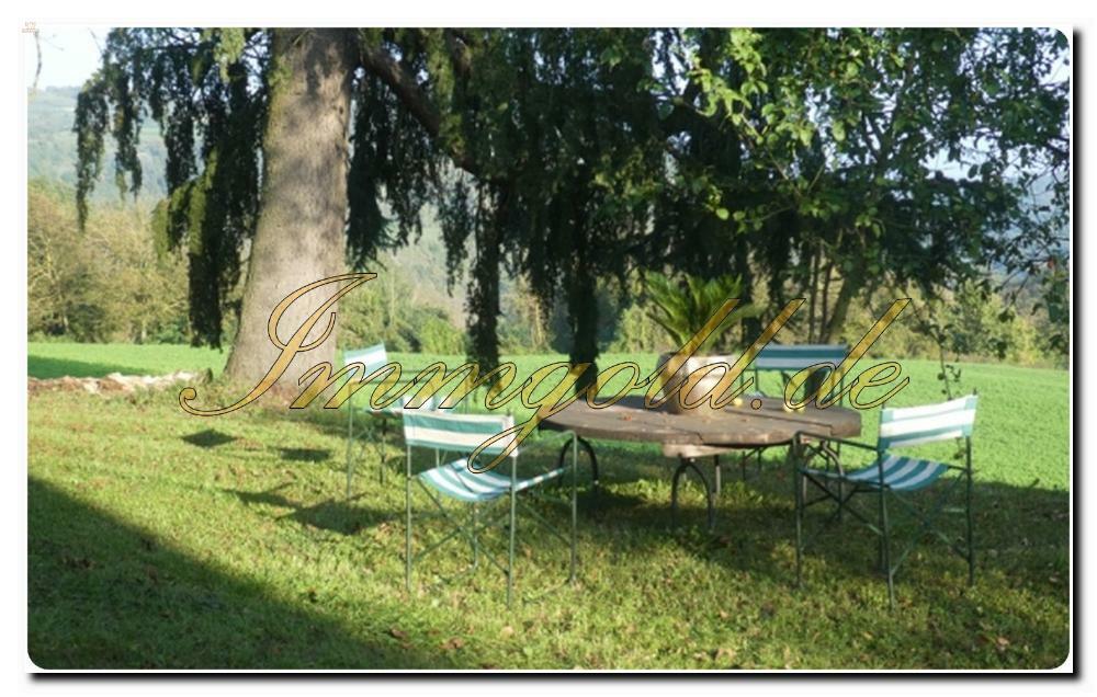 Thumbnail von Großes, vom Grün umgebenes Bauernhaus mit riesigem Grundstück in Murazzano