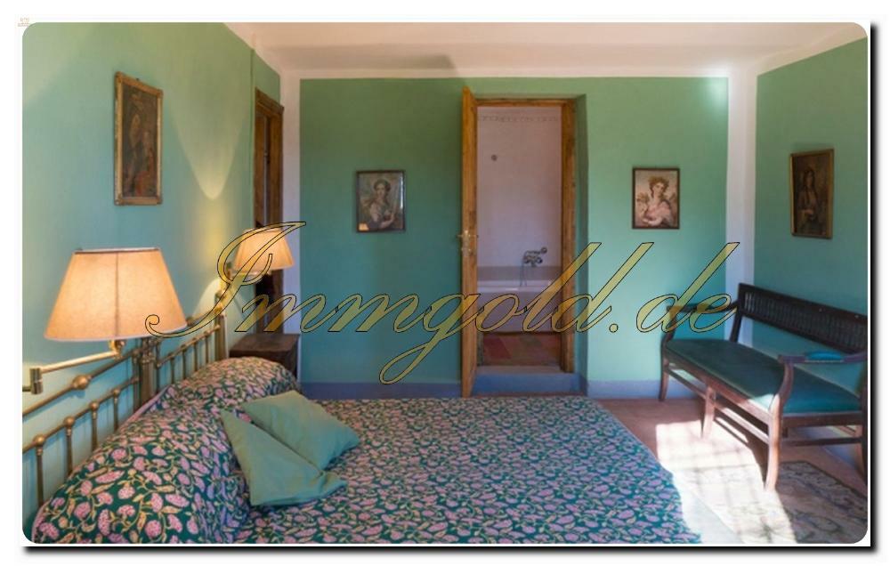 Thumbnail von Großes, vom Grün umgebenes Bauernhaus mit riesigem Grundstück in Murazzano