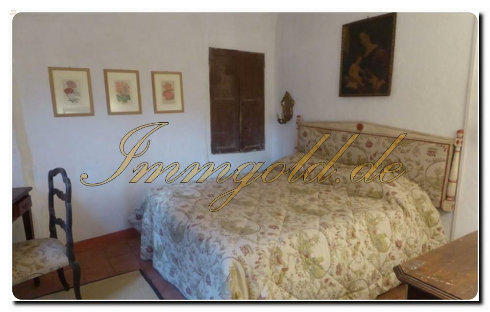 Thumbnail von Großes, vom Grün umgebenes Bauernhaus mit riesigem Grundstück in Murazzano