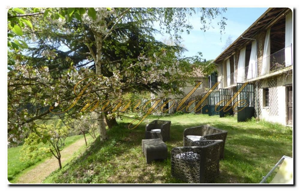 Thumbnail von Großes, vom Grün umgebenes Bauernhaus mit riesigem Grundstück in Murazzano