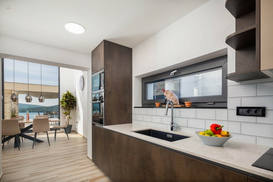 Thumbnail von Moderne Villa mit Infinity-Pool und Panorama-Meerblick, Region Sibenik