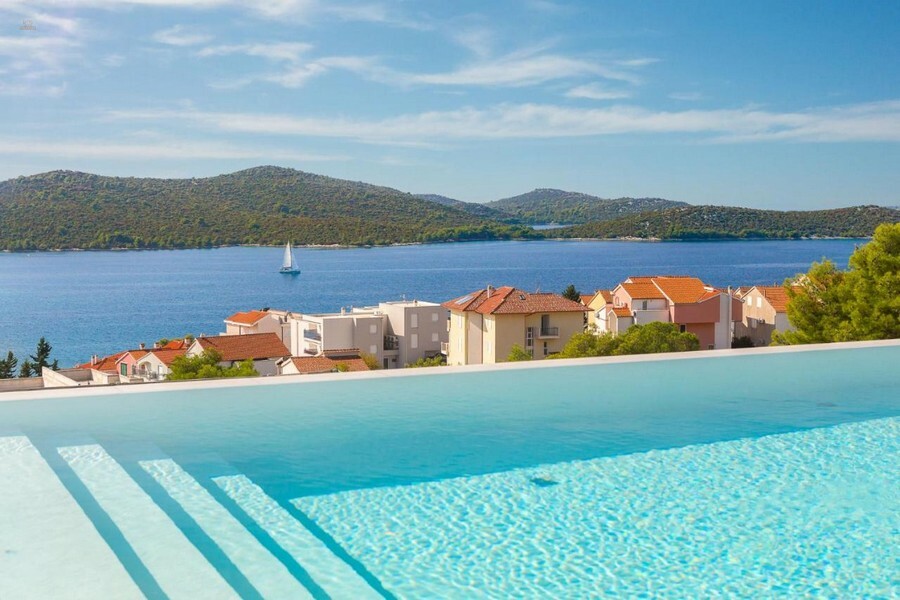 Moderne Villa mit Infinity-Pool und Panorama-Meerblick, Region Sibenik