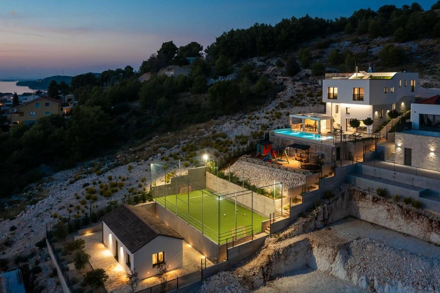 Thumbnail von Moderne Villa mit Infinity-Pool und Panorama-Meerblick, Region Sibenik