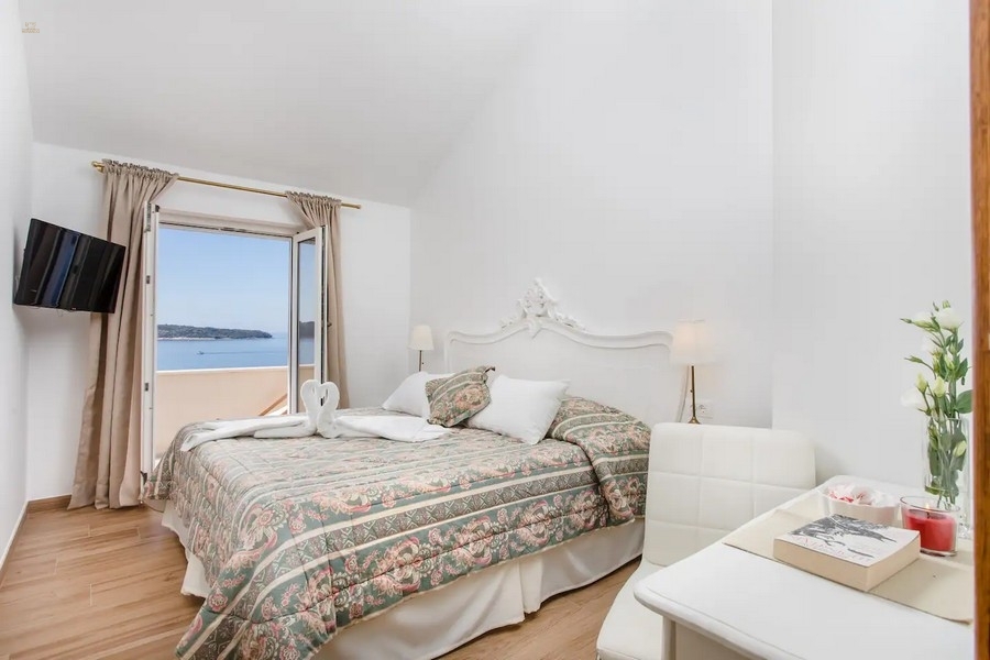 Thumbnail von Mediterrane villa direct aan zee, regio Dubrovnik