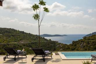 Thumbnail von Mediterrane Villa mit Swimmingpool in traumhafter Lage nahe dem Meer