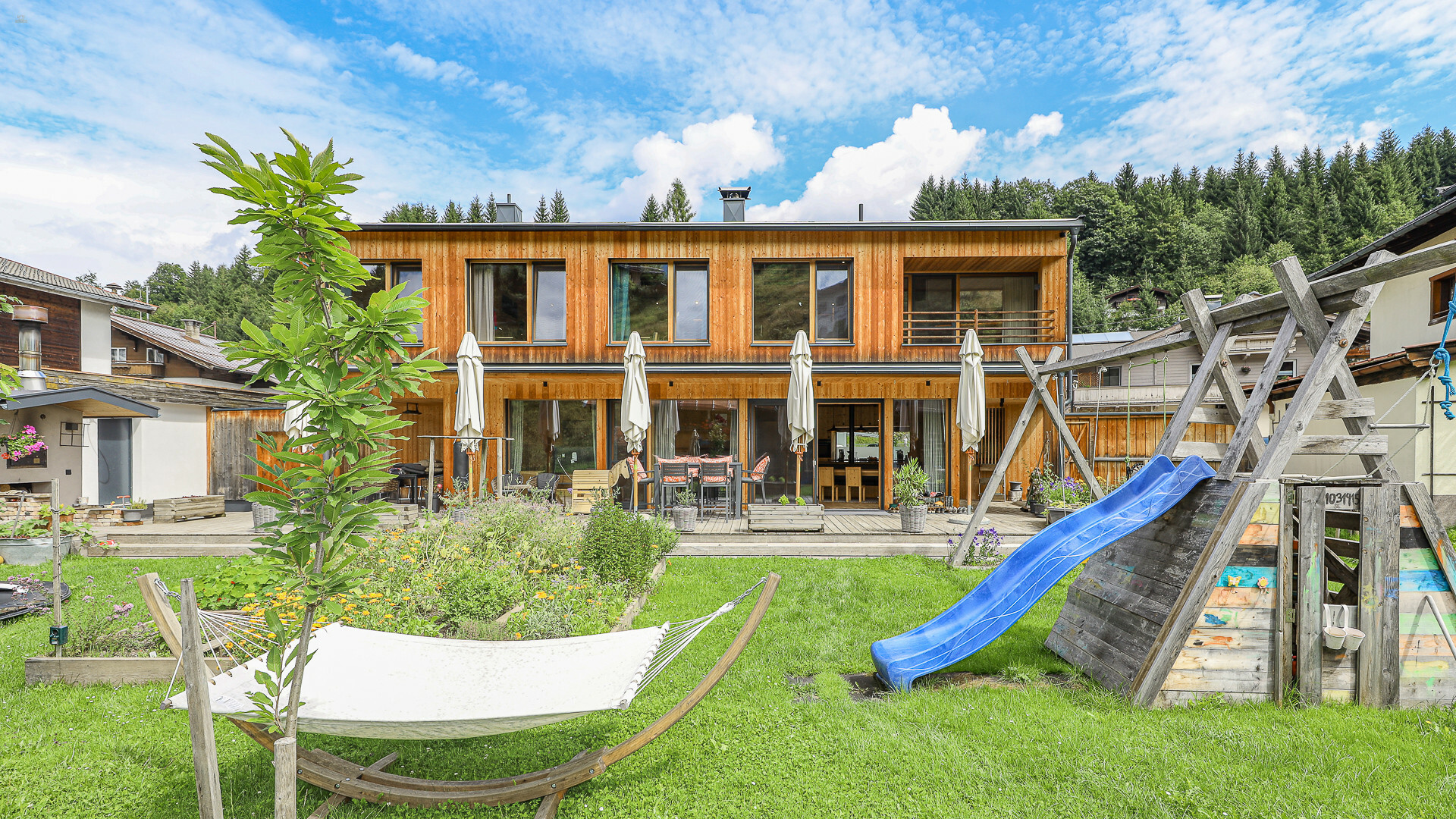 Thumbnail von Modernes & exklusives Einfamilienhaus in zentraler Lage