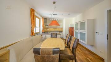 Thumbnail von Hochwertige Dachgeschosswohnung mit schönem Ausblick in Ruhelage