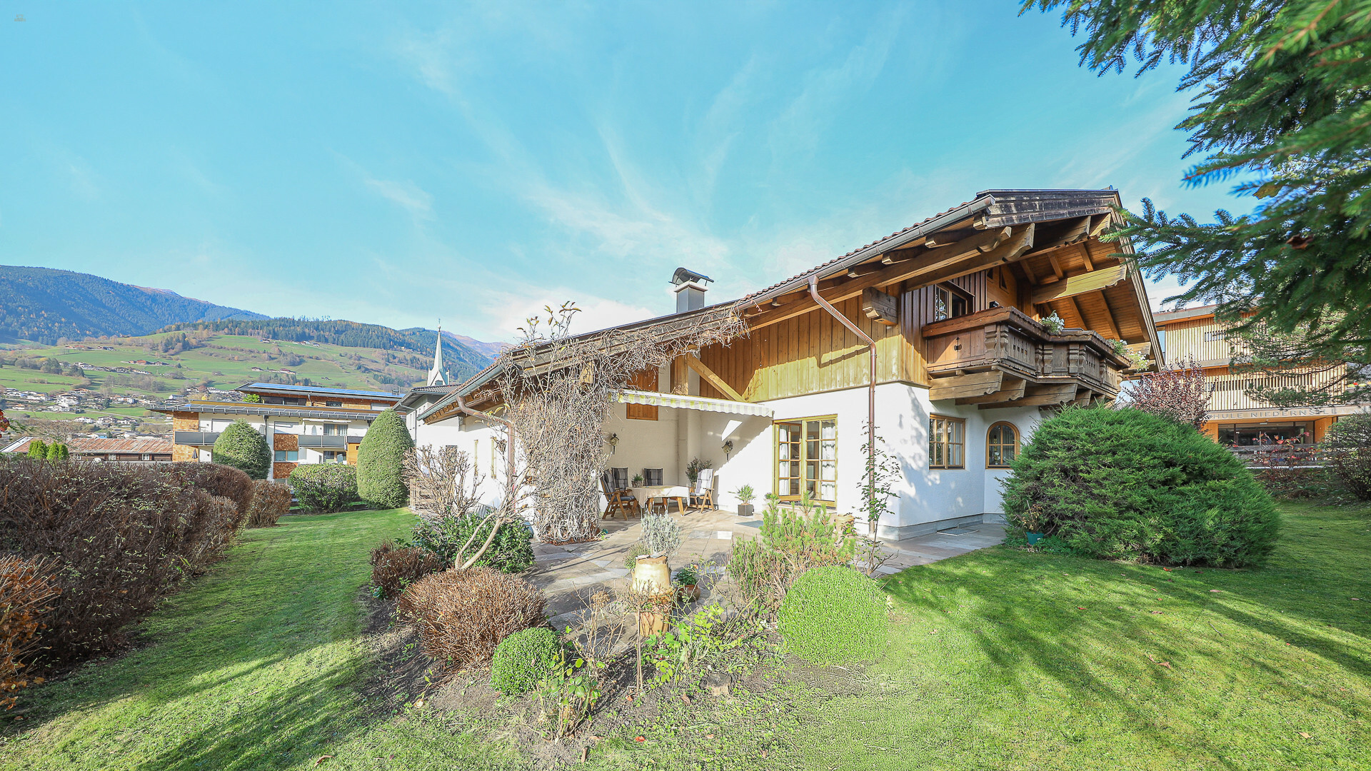 Thumbnail von Gepflegtes Landhaus mit schönem Ausblick in sonniger Ruhelage