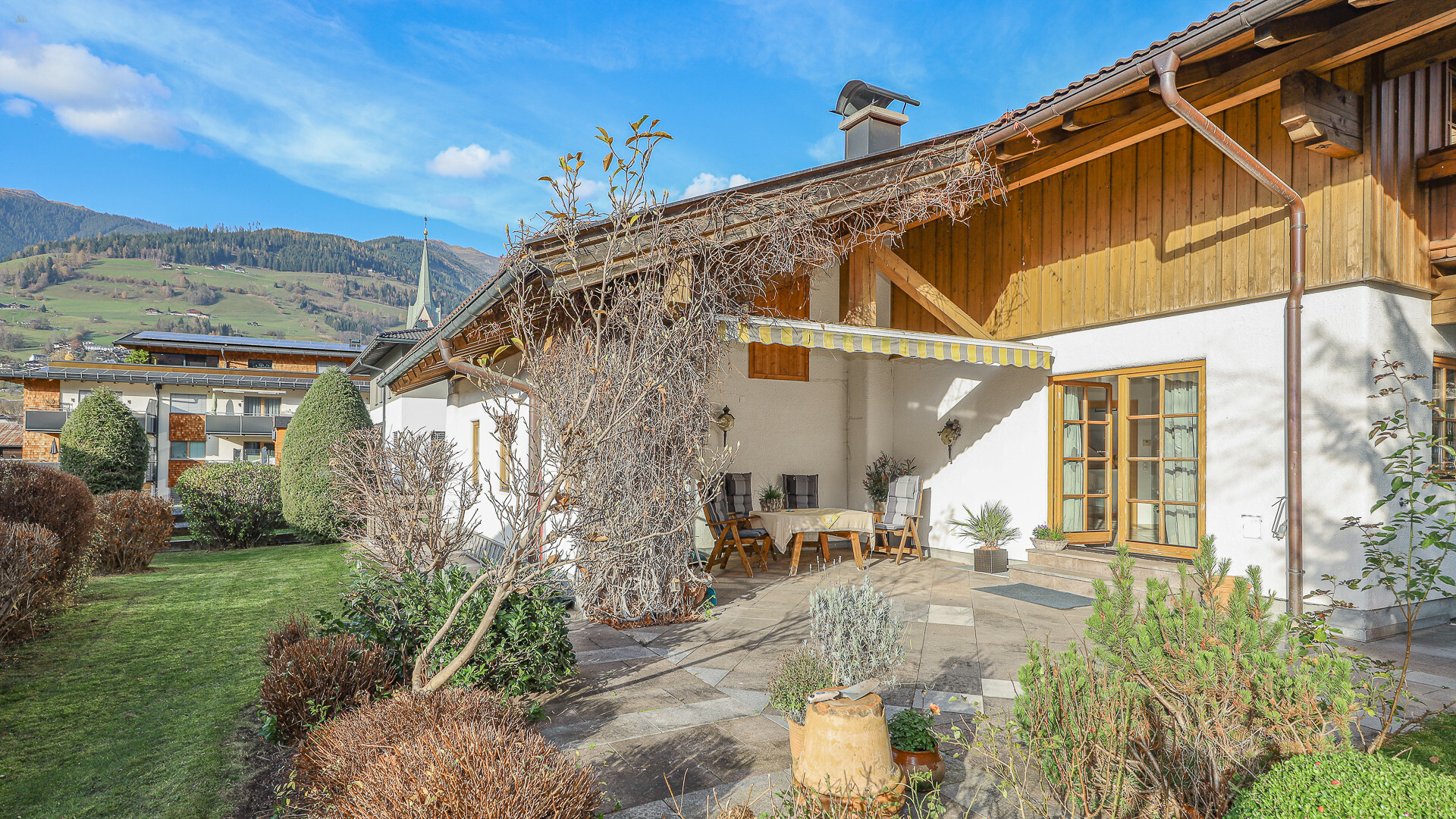 Thumbnail von Gepflegtes Landhaus mit schönem Ausblick in sonniger Ruhelage