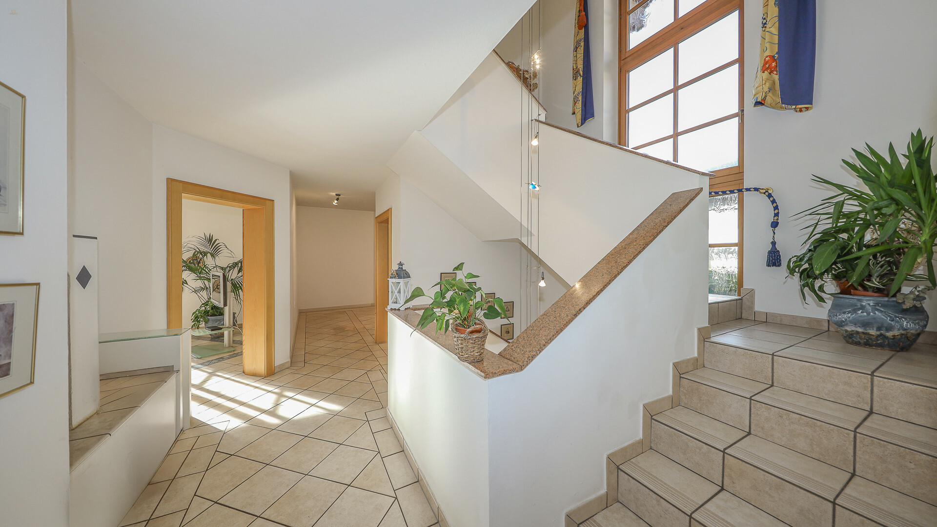 Thumbnail von Gepflegtes Landhaus mit schönem Ausblick in sonniger Ruhelage