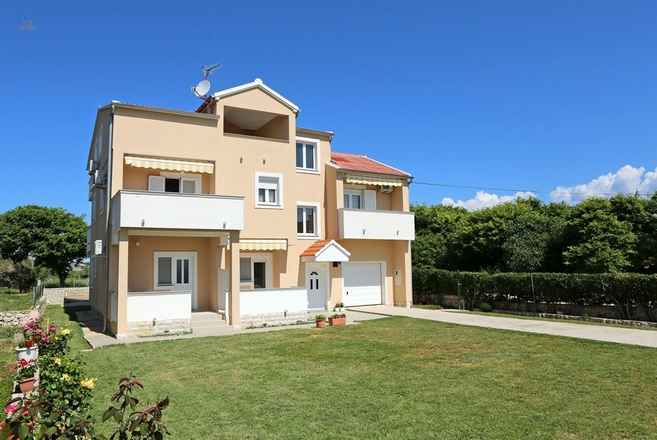 Apartmenthaus nahe dem Meer, Insel Pag