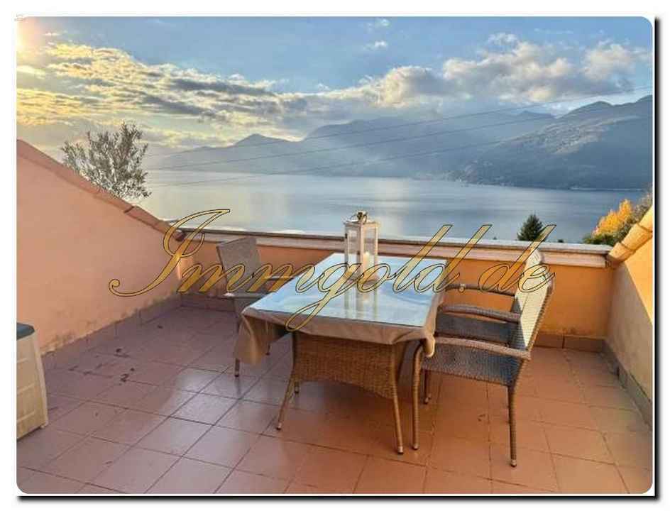 Sehr aparte zwei Zimmerwohnung mit herrlichem See- und Panoramablick