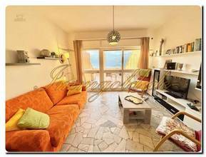 Thumbnail von Sehr aparte zwei Zimmerwohnung mit herrlichem See- und Panoramablick