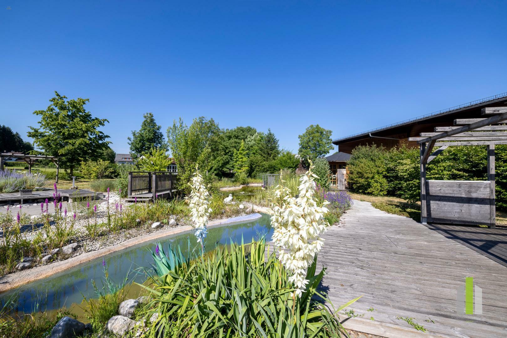 Thumbnail von Vielseitige Gewerbeimmobilie: Büro-, Werkstätten-, Lager- & Ausstellungshalle in OÖ!!