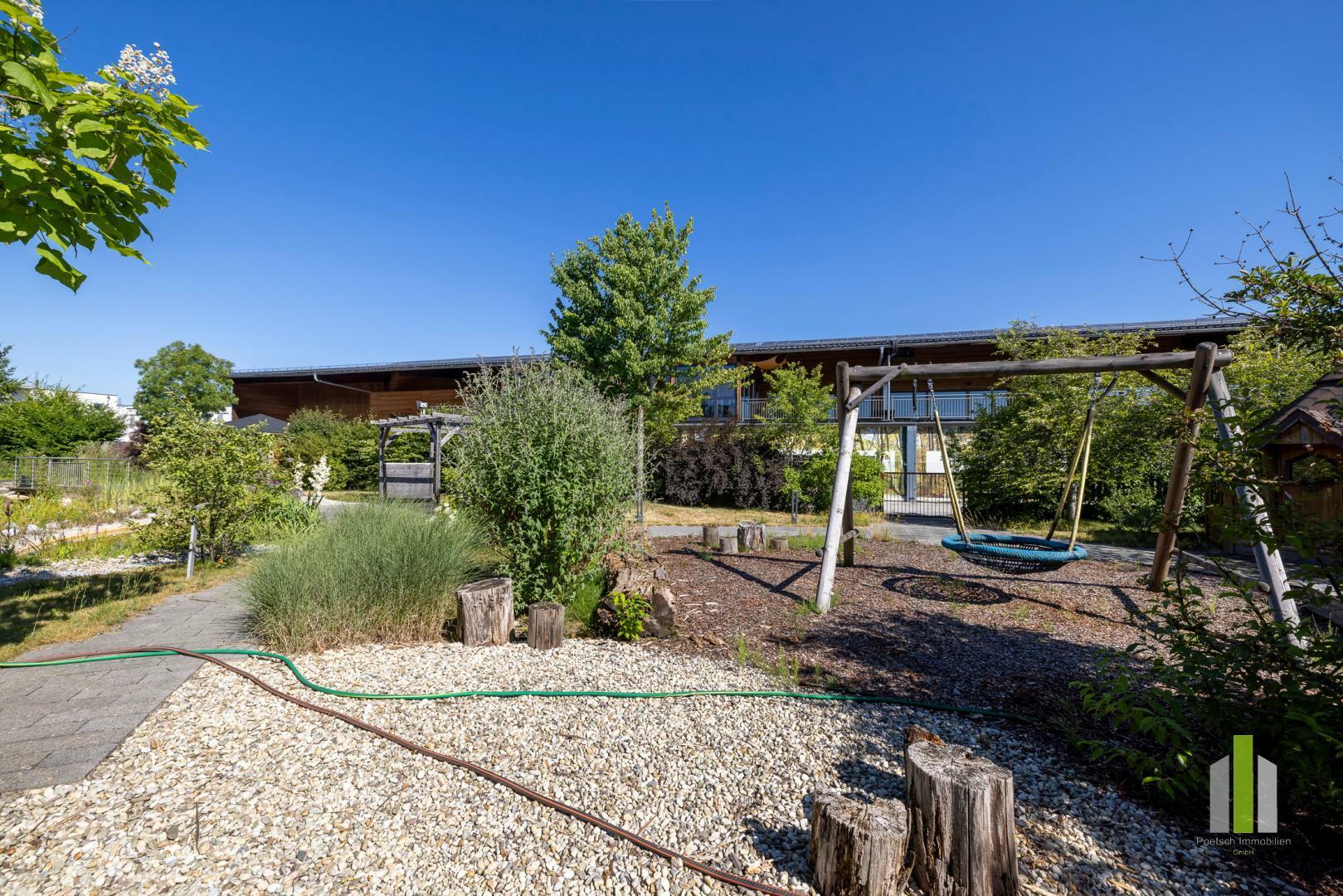 Thumbnail von Vielseitige Gewerbeimmobilie: Büro-, Werkstätten-, Lager- & Ausstellungshalle in OÖ!!