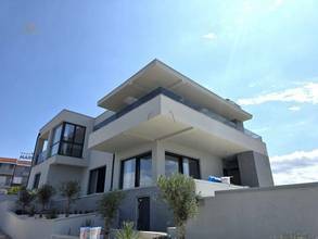 Thumbnail von Moderne Luxusvilla mit Meerblick in ruhiger Lage
