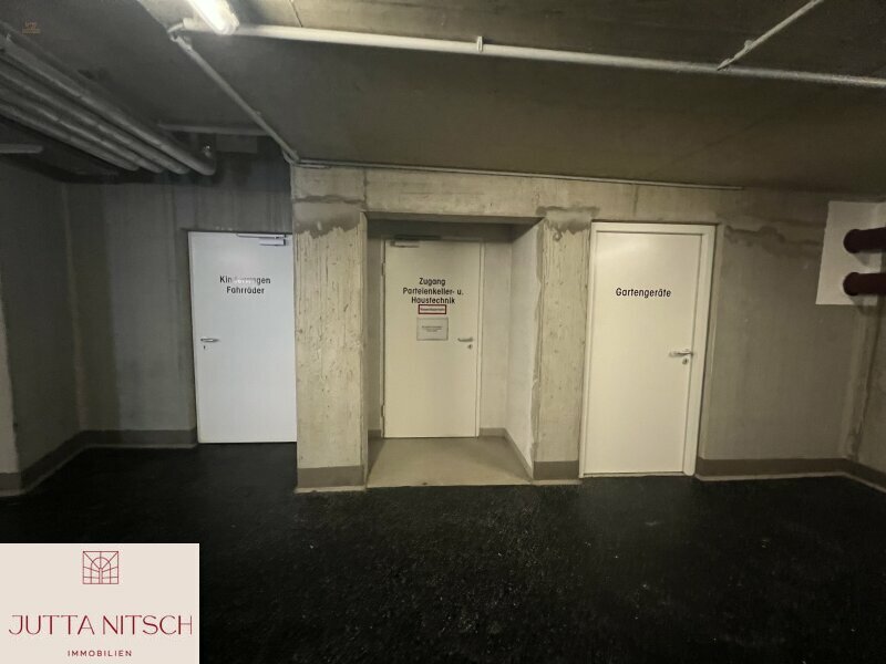 Thumbnail von Barrierefreie Gartenwohnung mit zwei Terrassen und zwei Garagenplätzen - Gießhübl Zentrum