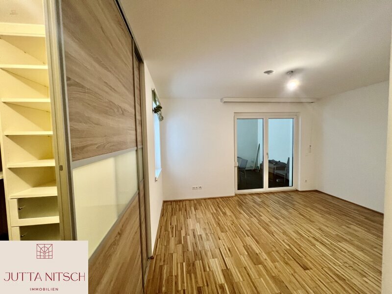 Thumbnail von Barrierefreie Gartenwohnung mit zwei Terrassen und zwei Garagenplätzen - Gießhübl Zentrum