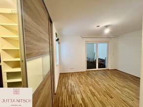 Thumbnail von Barrierefreie Gartenwohnung mit zwei Terrassen und zwei Garagenplätzen - Gießhübl Zentrum