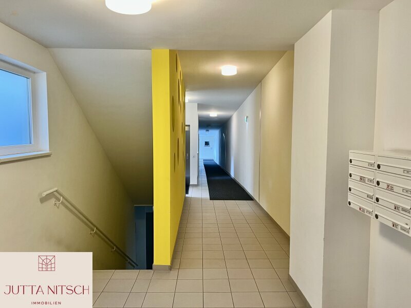 Thumbnail von Barrierefreie Gartenwohnung mit zwei Terrassen und zwei Garagenplätzen - Gießhübl Zentrum