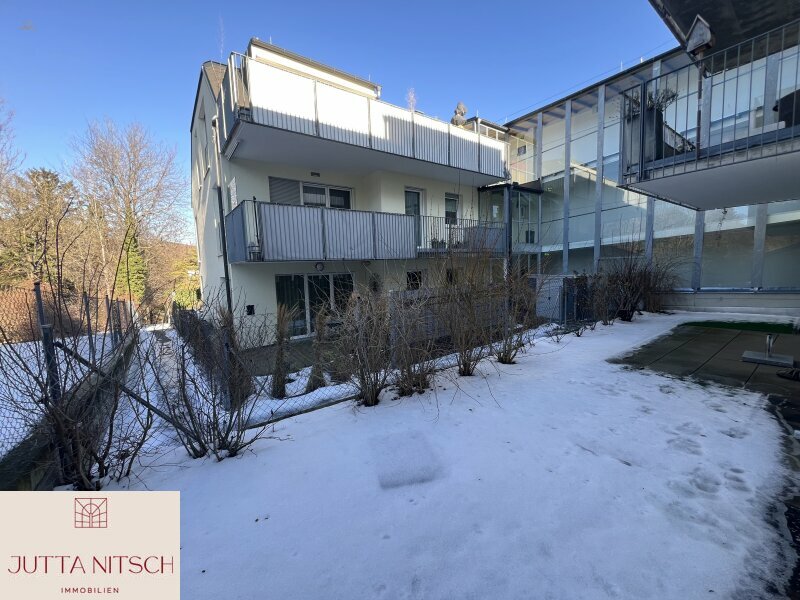 Thumbnail von Barrierefreie Gartenwohnung mit zwei Terrassen und zwei Garagenplätzen - Gießhübl Zentrum