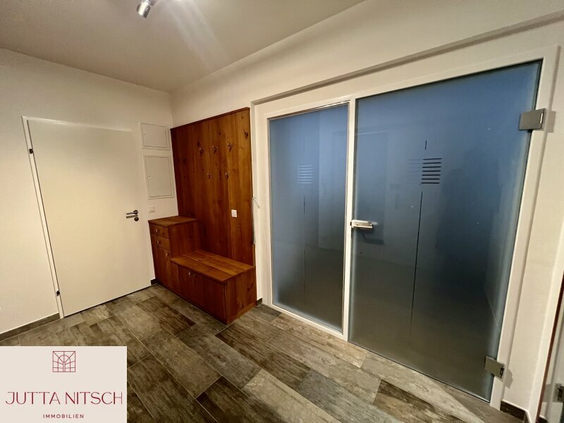 Thumbnail von Barrierefreie Gartenwohnung mit zwei Terrassen und zwei Garagenplätzen - Gießhübl Zentrum