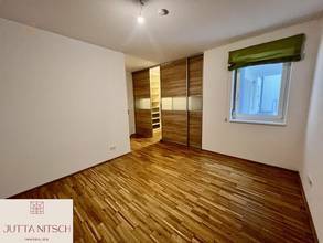 Thumbnail von Barrierefreie Gartenwohnung mit zwei Terrassen und zwei Garagenplätzen - Gießhübl Zentrum