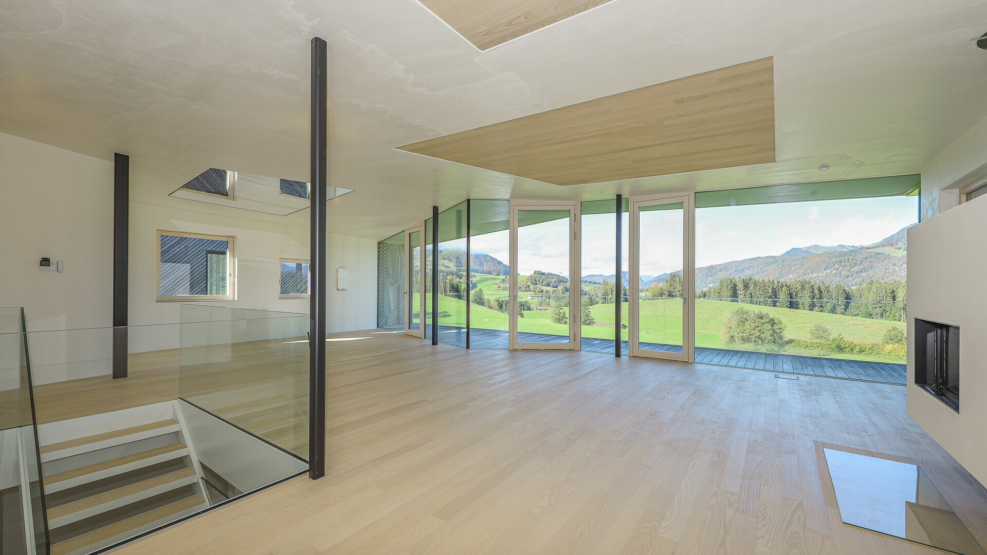 Thumbnail von Architektenvilla mit Pool und unverbaubarer Aussicht