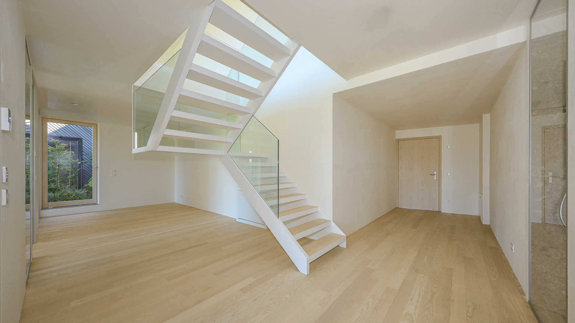 Thumbnail von Architektenvilla mit Pool und unverbaubarer Aussicht