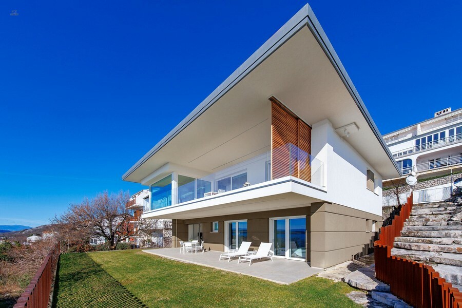 Thumbnail von Moderne Villa am Meer in Panorama-Lage