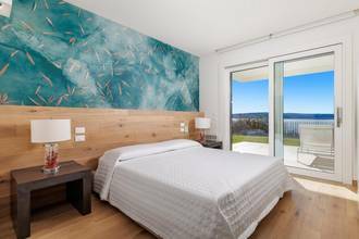 Thumbnail von Moderne Villa am Meer in Panorama-Lage