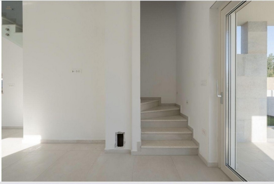 Thumbnail von Neue Villa mit Meerblick