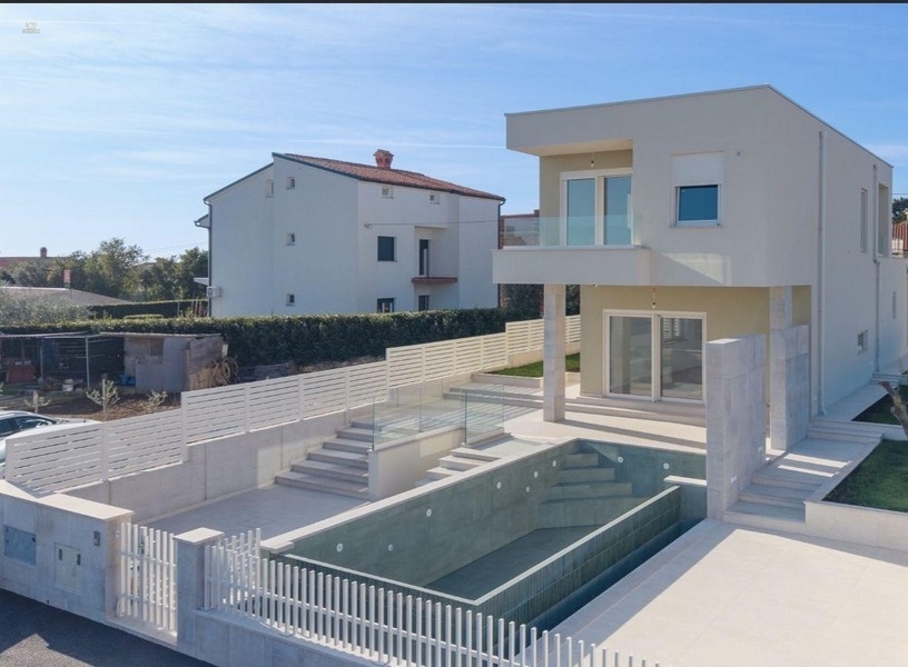 Thumbnail von Neue Villa mit Meerblick