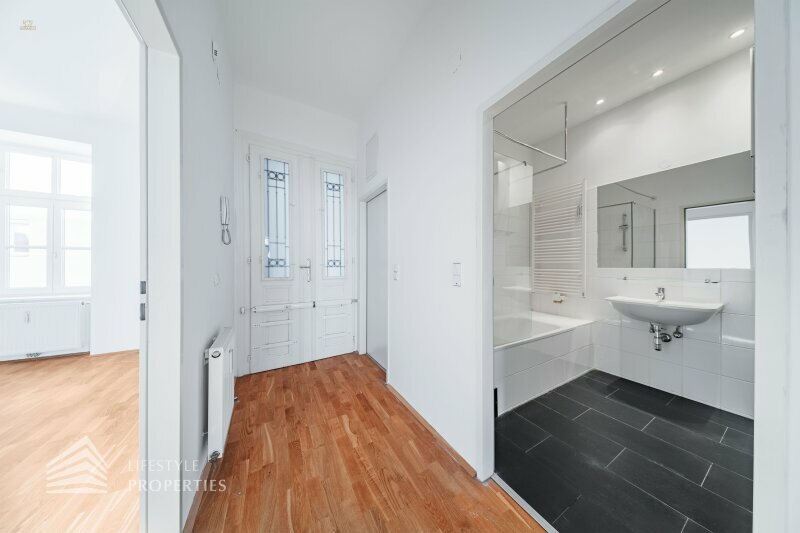 Thumbnail von Ruhiger Innenhofblick trifft Citynähe – stilvolle 2 Zimmer Altbauwohnung im 3. Liftstock