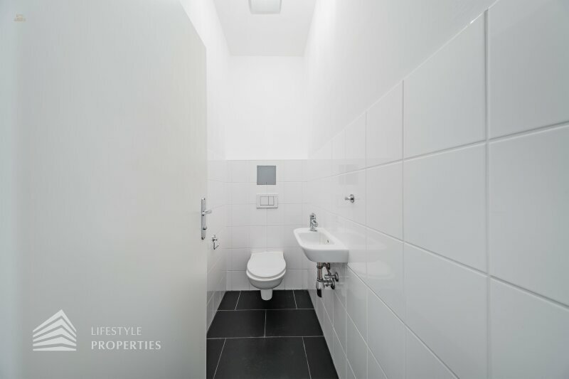 Thumbnail von Ruhiger Innenhofblick trifft Citynähe – stilvolle 2 Zimmer Altbauwohnung im 3. Liftstock