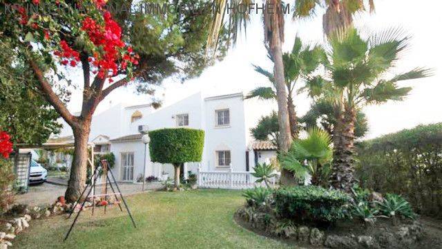 ***Reiheneckhaus mit Einliegerwohnung und Meerblick - CALAHONDA, COSTA DEL SOL***