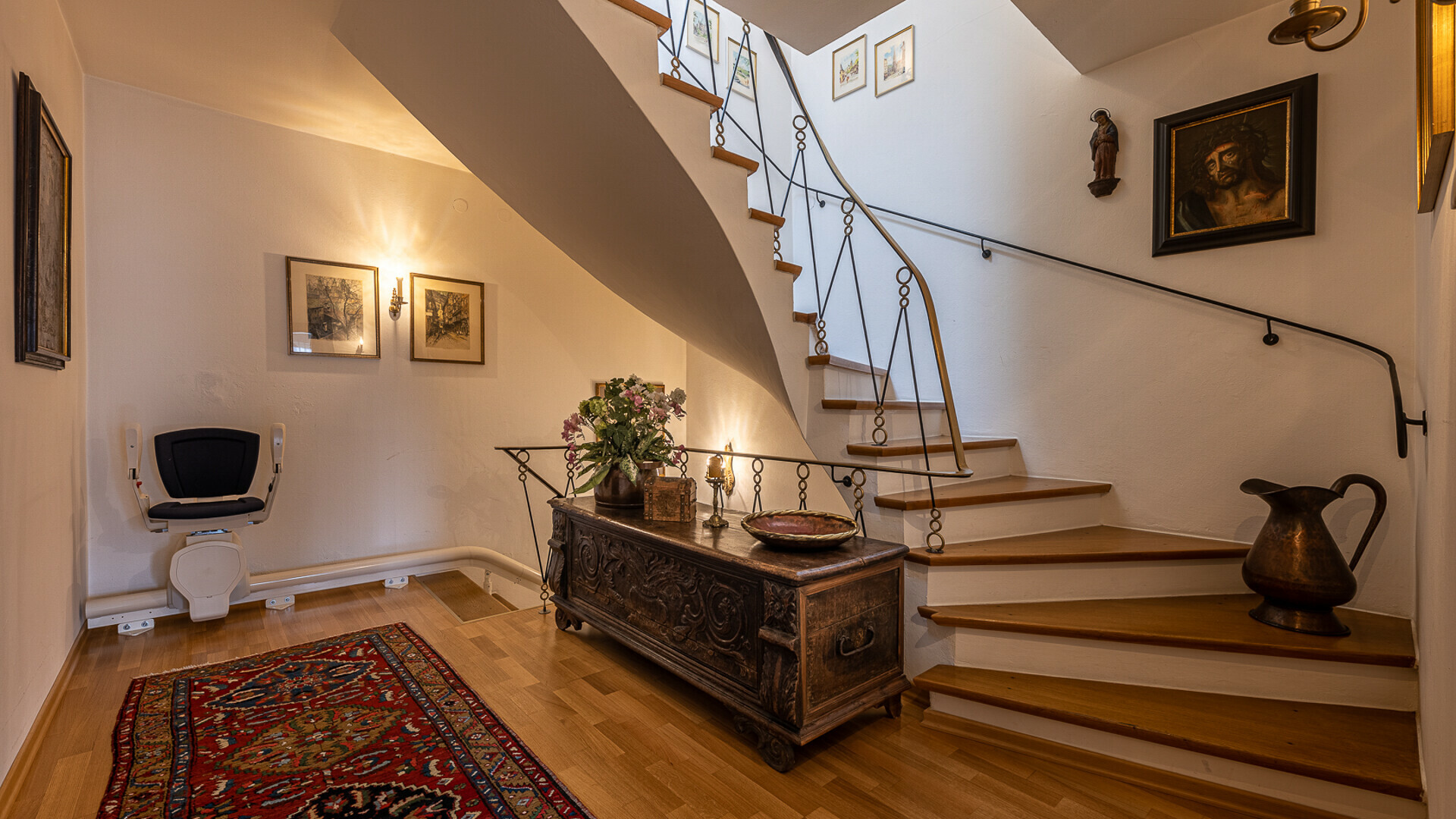 Thumbnail von Domizil mit Potenzial in zentrumsnaher Ruhelage - Ski Out