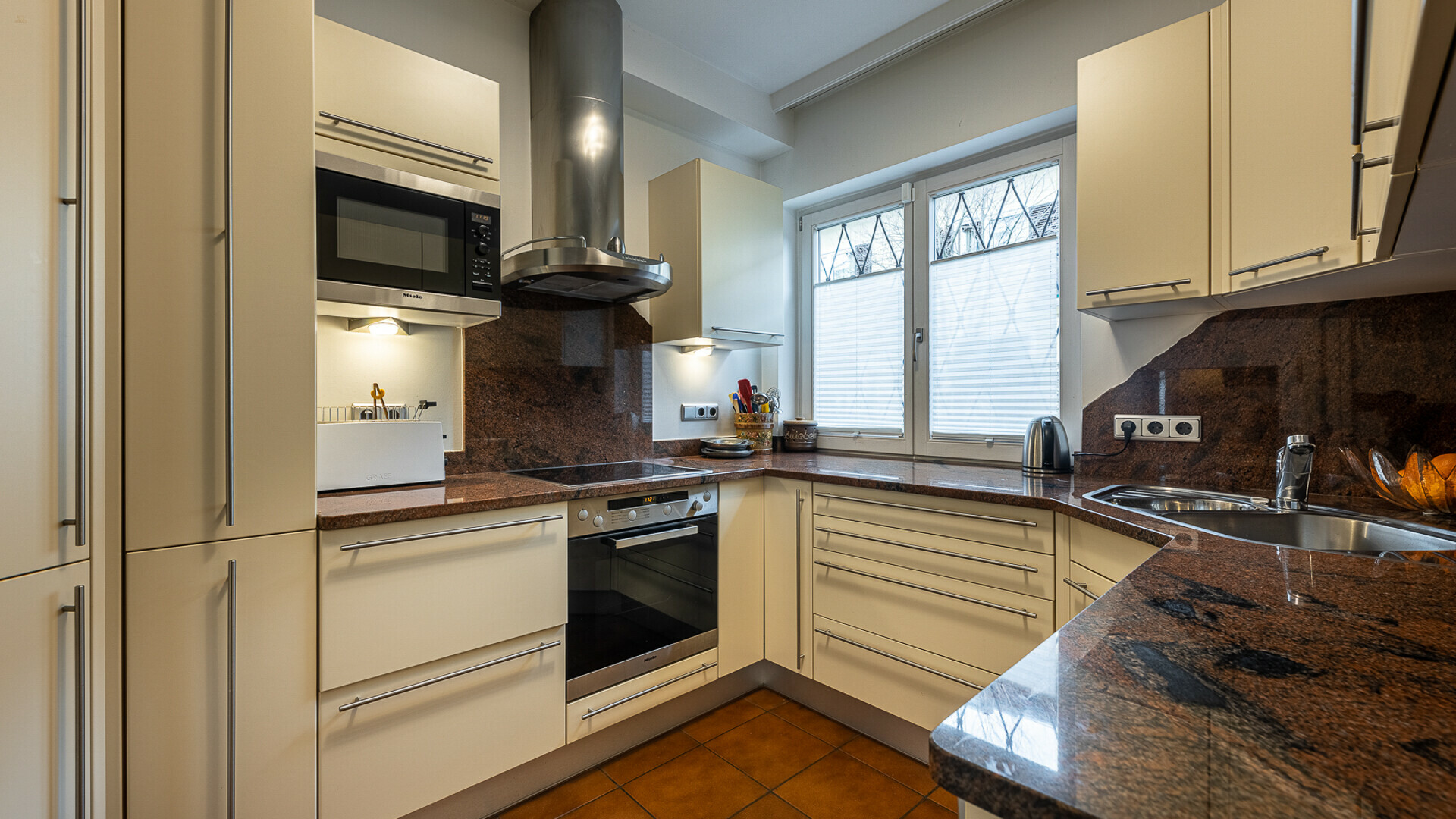 Thumbnail von Domizil mit Potenzial in zentrumsnaher Ruhelage - Ski Out