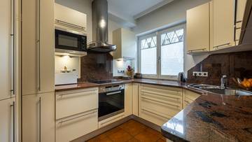 Thumbnail von Domizil mit Potenzial in zentrumsnaher Ruhelage - Ski Out