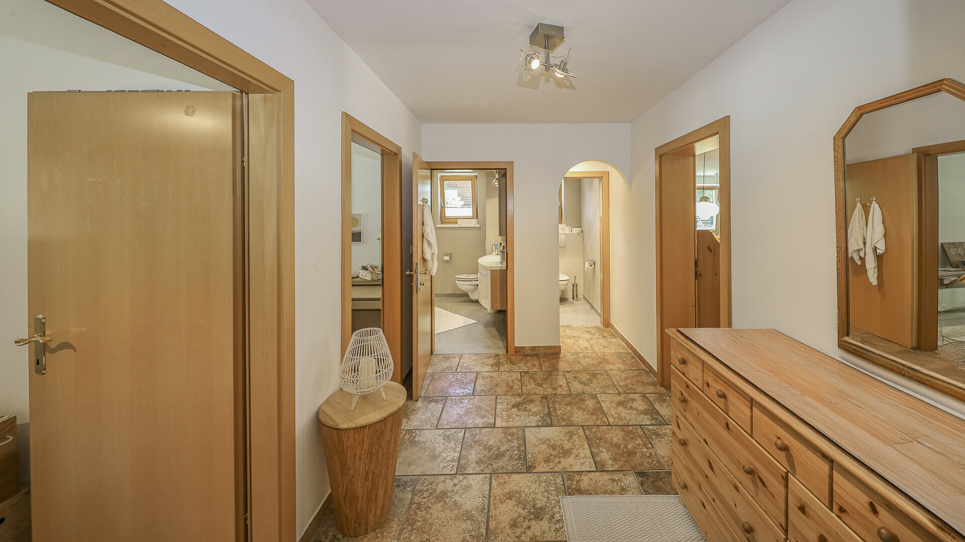 Thumbnail von Großzügige Wohnung in zentrumsnaher Ruhelage