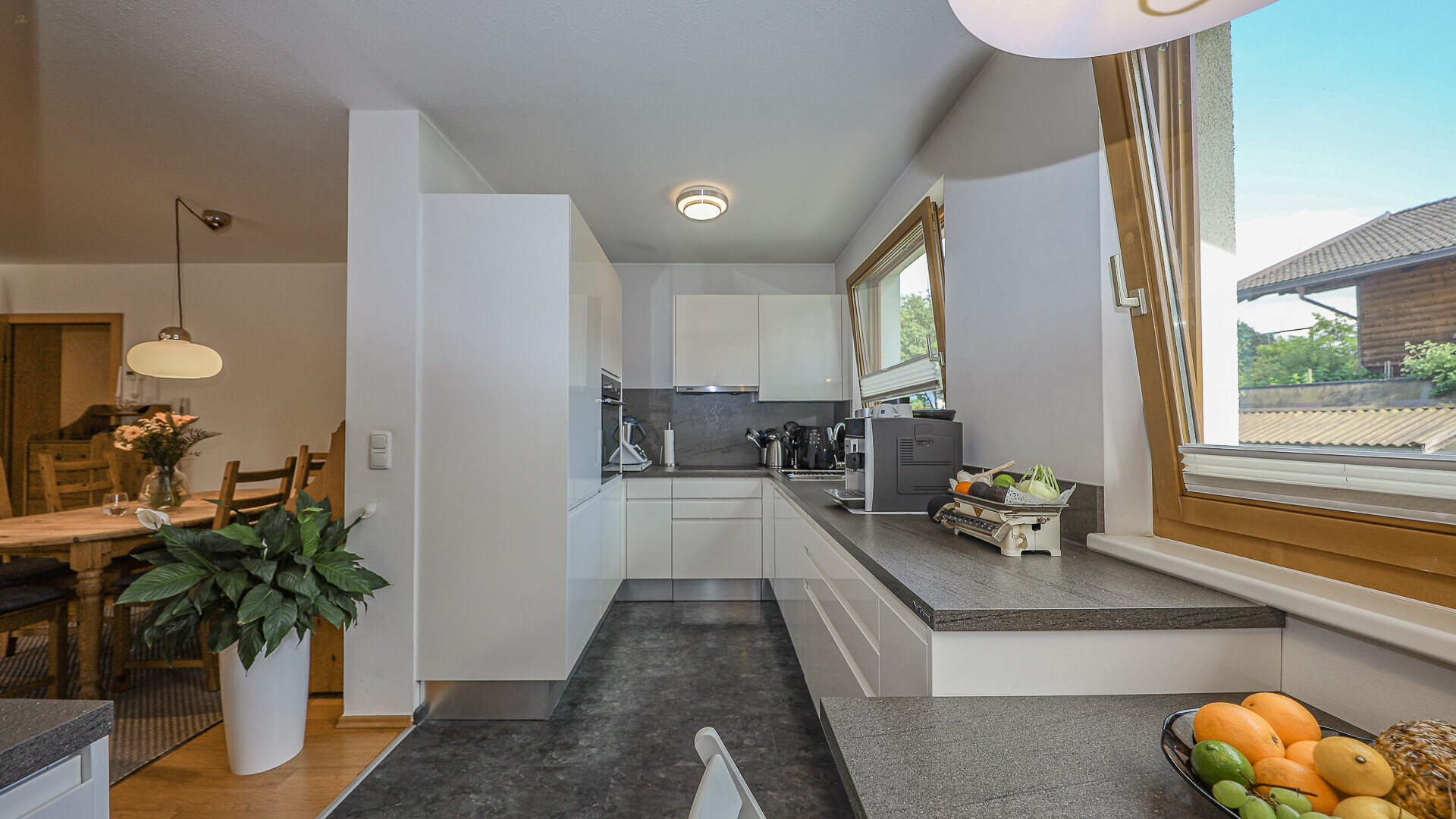 Thumbnail von Großzügige Wohnung in zentrumsnaher Ruhelage