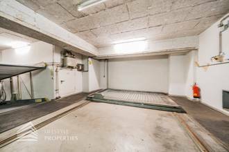 Thumbnail von Place de stationnement en garage dans le meilleur emplacement du 18e arrondissement de Vienne