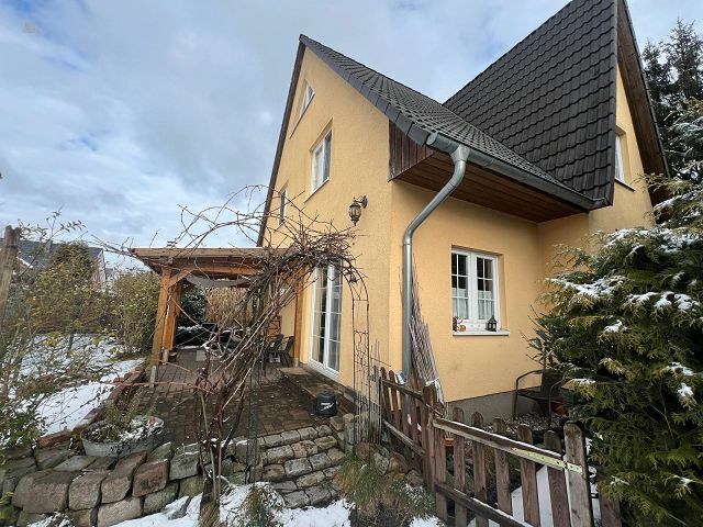 Gepflegtes Einfamilienhaus mit kleinem Garten