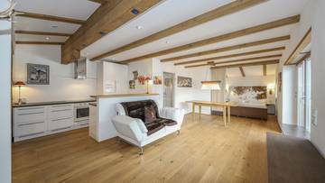 Thumbnail von Dachgeschosswohnung im Zentrum mit Panorama-Ausblick