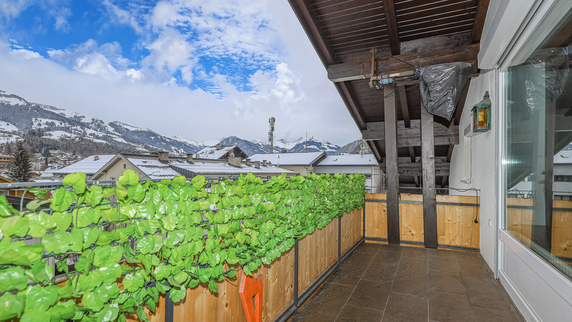 Thumbnail von Dachgeschosswohnung im Zentrum mit Panorama-Ausblick